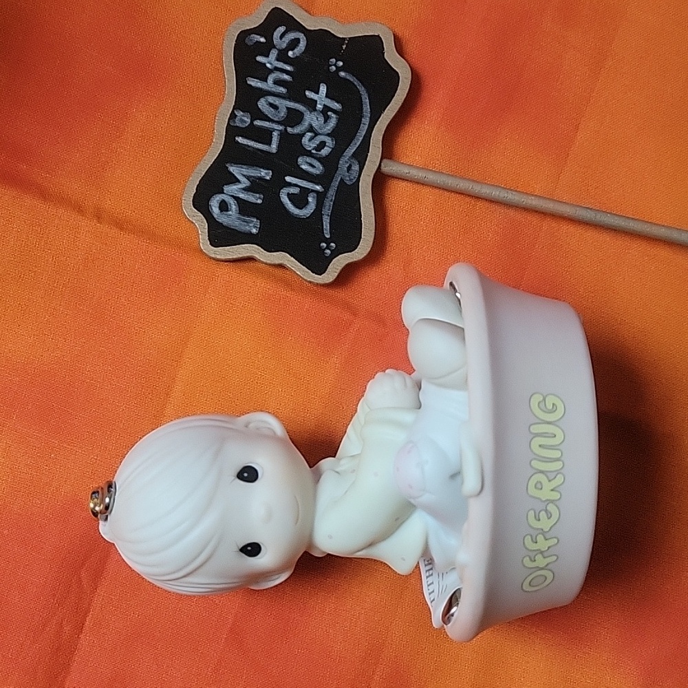 Precious Moments "Only One Life to Offer" Figure with Box Boy in Offering